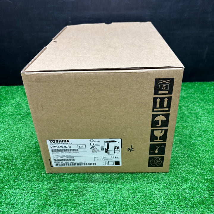 【未使用品】東芝 VFS15-2075PM  産業用インバーター 多機能 小型インバータ 三相モーター用【電材館越谷店】