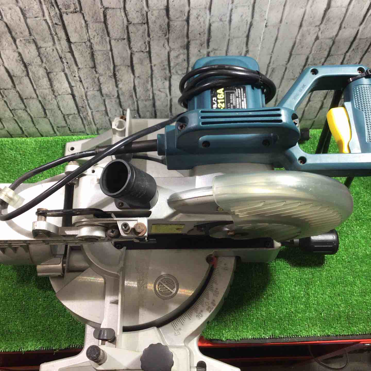 SHINKO SSC-216A 卓上 スライド 丸のこ 丸ノコ 電動工具 動作品 SHINKO SSC-216A 卓上 スライド 丸のこ 丸ノコ 電動工具 動作品