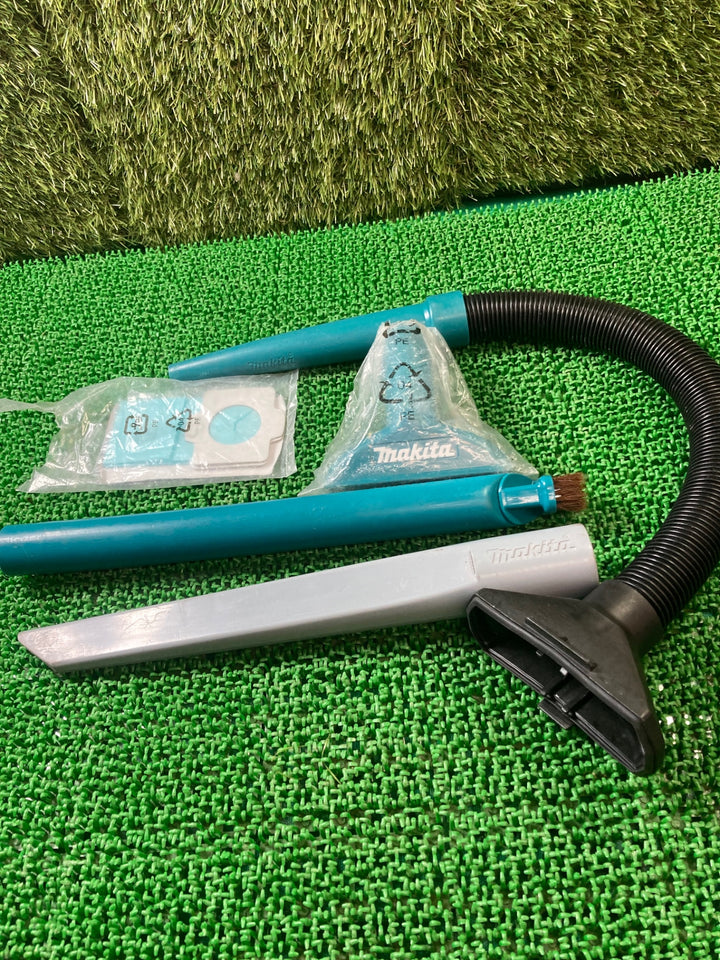 ☆マキタ(makita) コードレス掃除機(充電式クリーナー) CL121DZ【川口店】