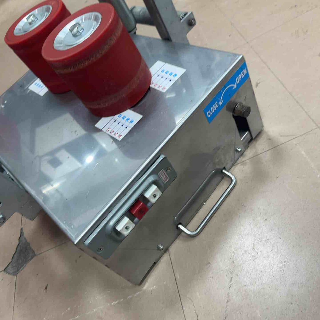 【店頭受取り限定】メーカー不明 ケーブル中間送り機 型式不明 200V【草加店】