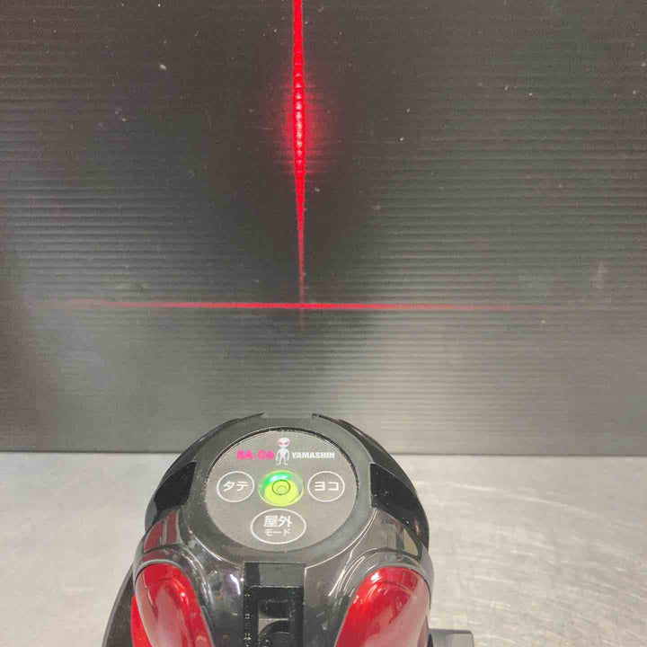 【中古品】 山真製鋸(YAMASHIN) レーザー墨出し機 RA-06 レッドエイリアン レベル 水平器 【東大和店】