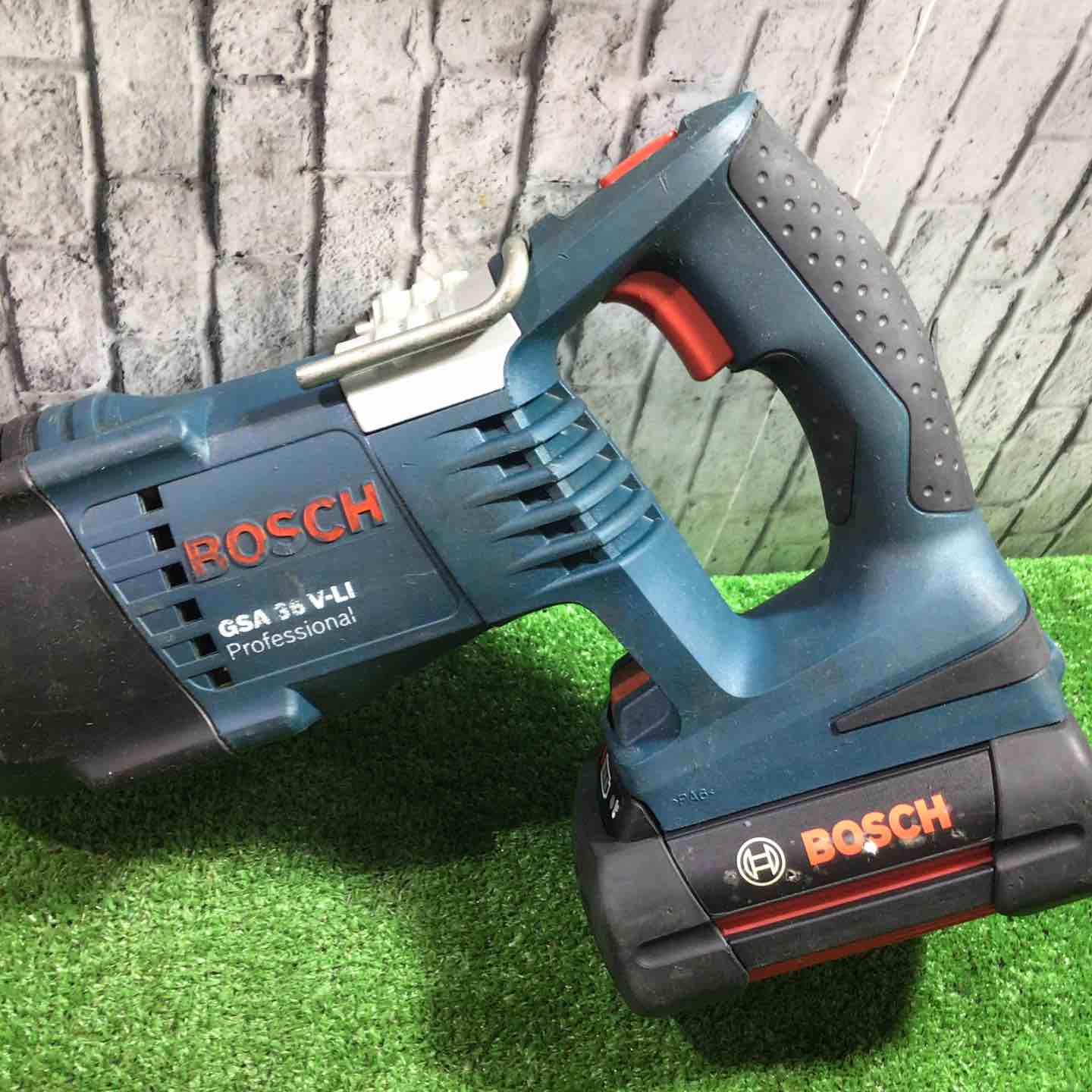 中古】BOSCH セーバソー GSA36V-LI 充電式・バッテリー・ケース付き