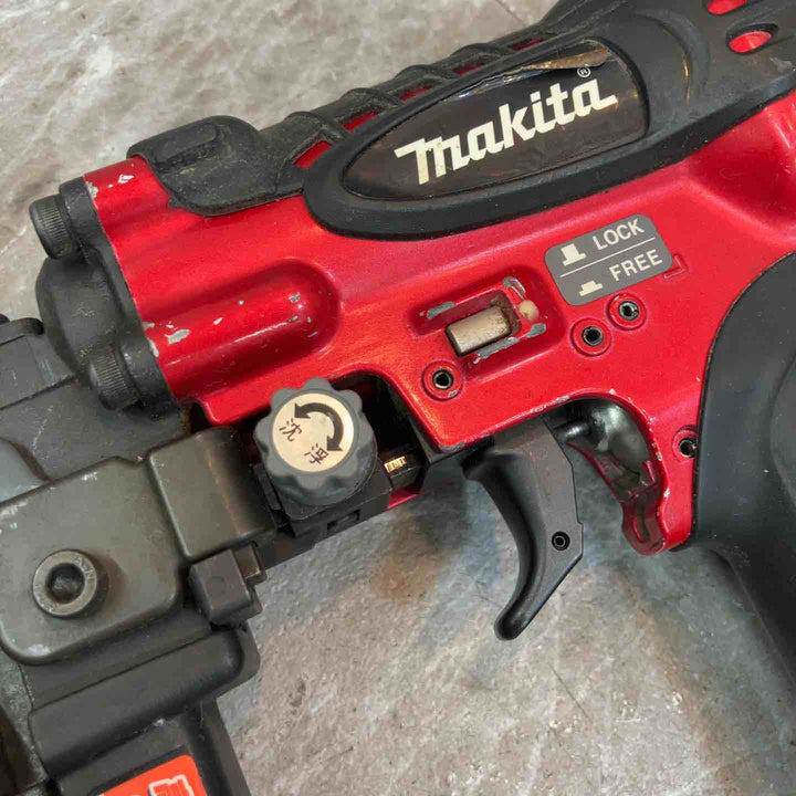 ★マキタ(makita) 高圧フロアタッカ AT450HA【八潮店】