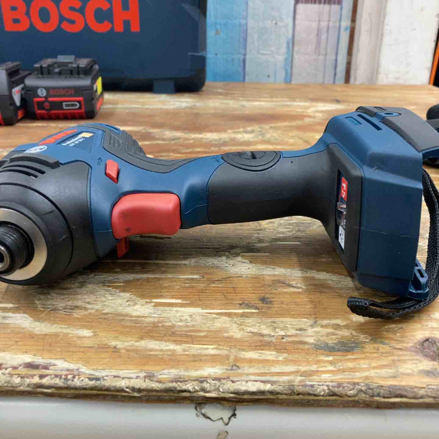 ◇ボッシュ(BOSCH) コードレスインパクトドライバー (6.0Ahバッテリー2