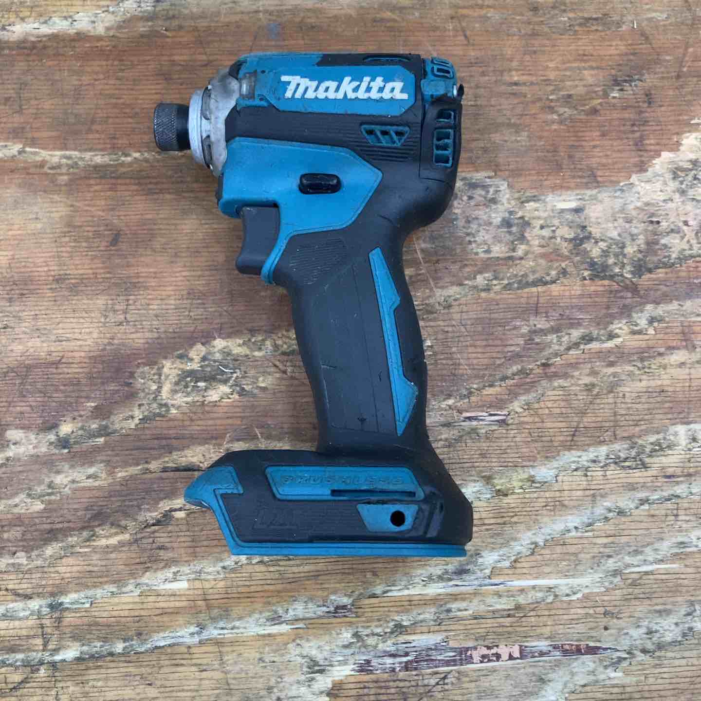 【ジャングルジャングル岩出店】【B75】インパクトドライバー マキタ TD138D 中古 工具 和歌山 岩出市 紀の川市 海南市 ☆マキタ(makita) コードレスインパクトドライバー TD138DRFXP【八潮店