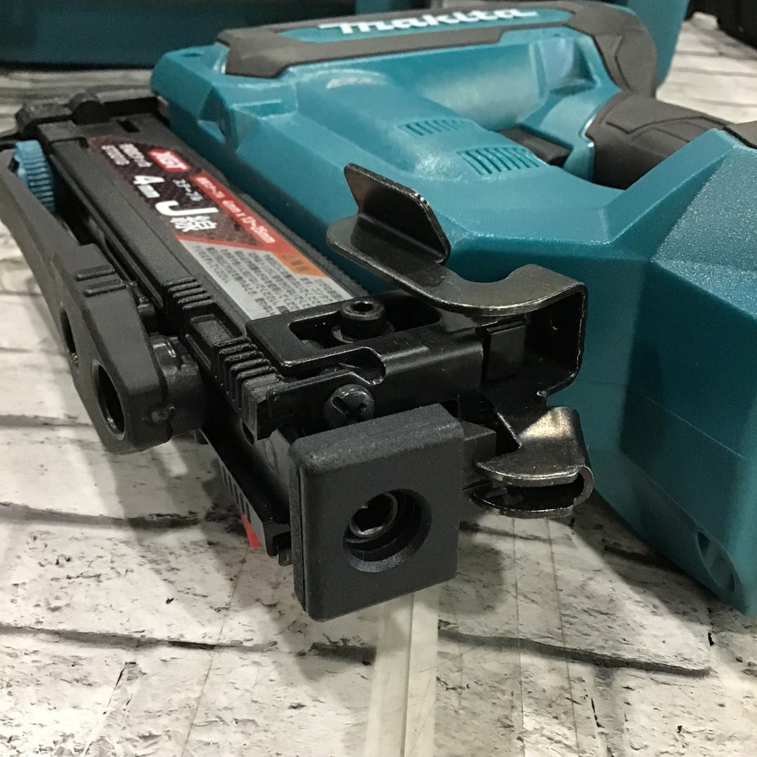 ★マキタ(makita) コードレスタッカー ST001GZK【川口店】