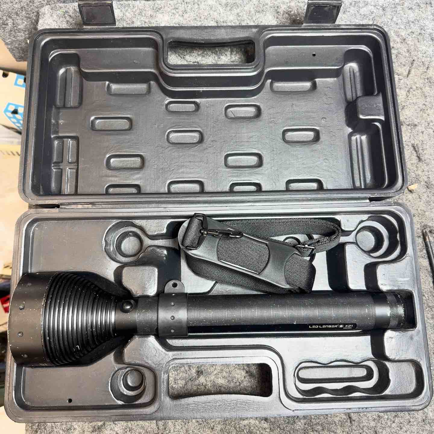 LED LENSER(レッドレンザー) X21 OPT-8421 懐中電灯 LEDライト 【桶川
