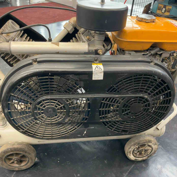 【中古品/店頭受取り限定】アネスト岩田(iwata) エンジンコンプレッサー L22-10 エアトランスフォーマー RR-A付き【藤沢店】