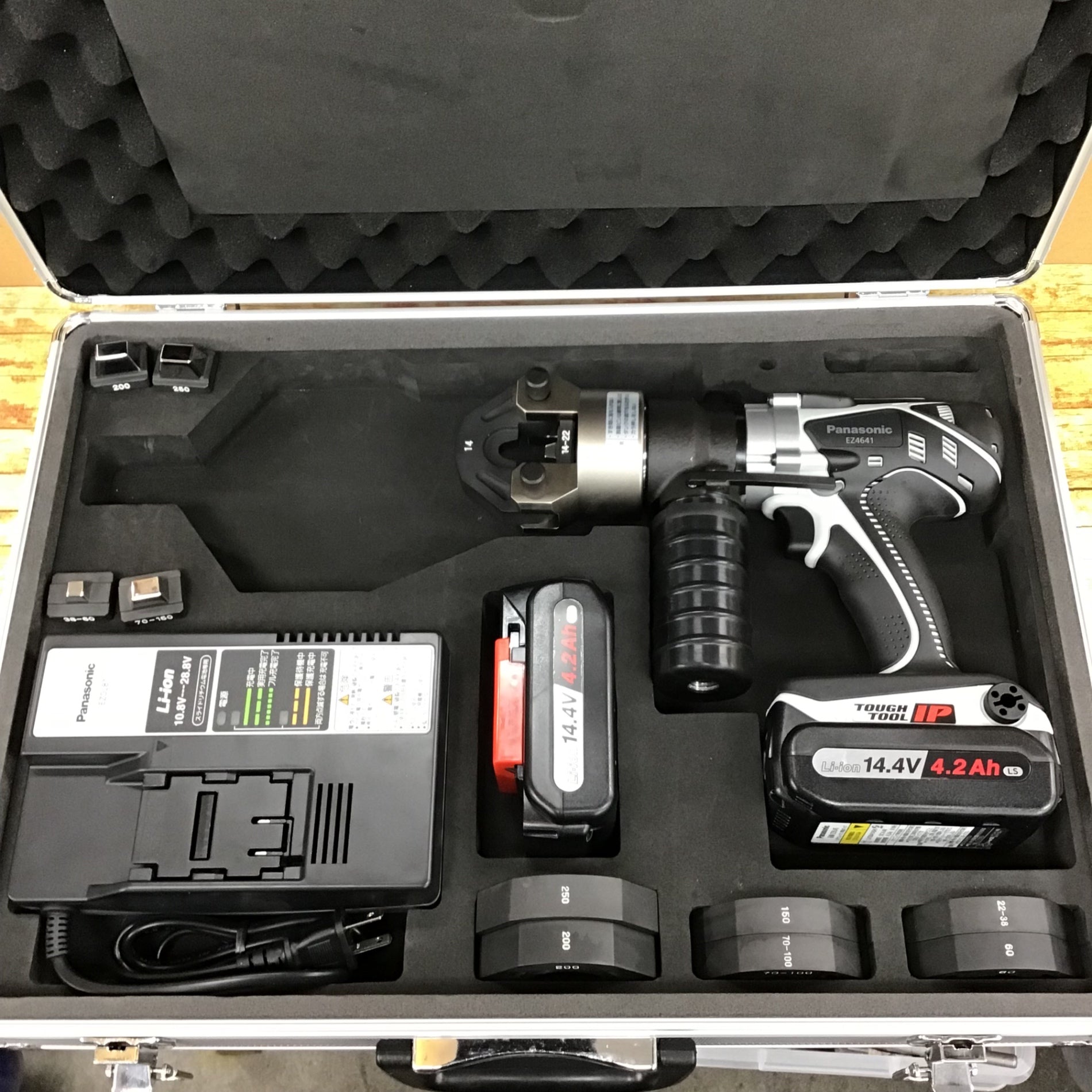 Panasonic パナソニック 充電圧着器 EZ46A4 パナソニック 充電圧着器 EZ46A4 Panasonic 充電圧着器 EZ46A4K-B