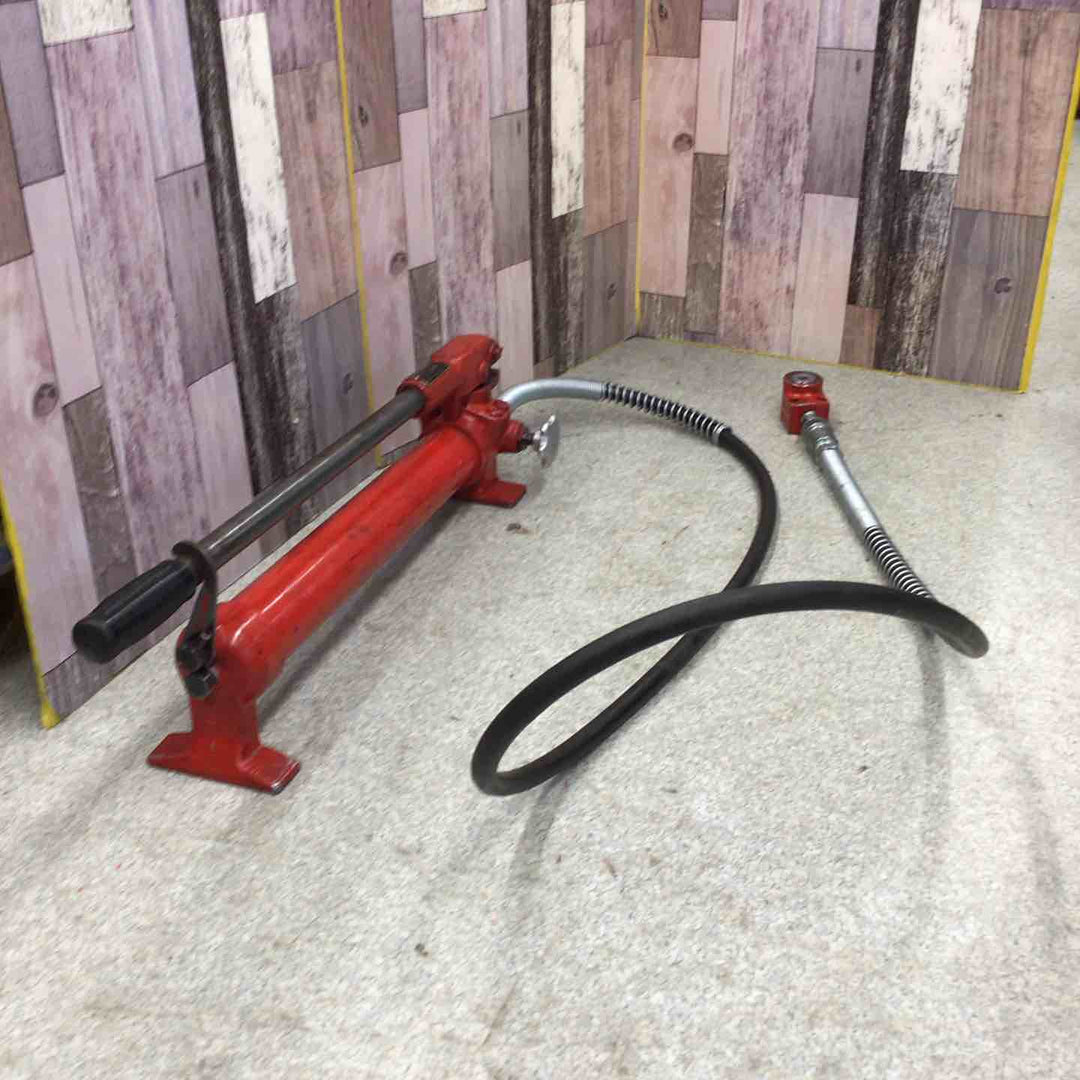 理研 手動油圧ポンプ P-1B　先端S04-15【八潮店】