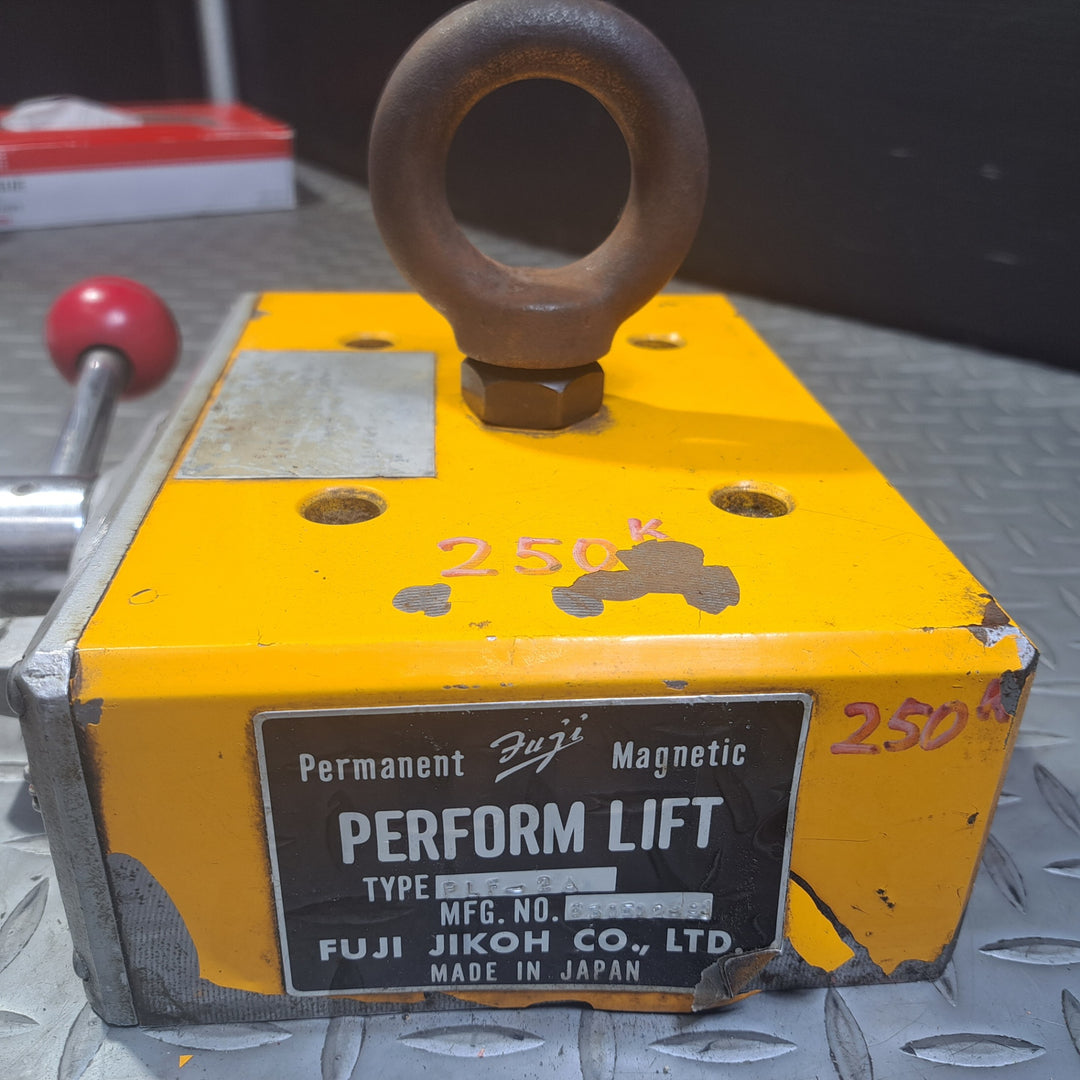 ◇フジ磁工/FUJI/富士 永磁式リフティングマグネット PLF-2A パフォームリフト 荷役リフター 吊り上げ能力250kg【草加店】