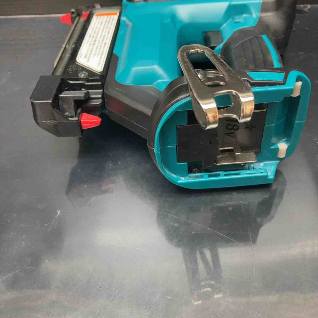 ★マキタ(makita) コードレスピンネイラ PT353DZK【川越店】