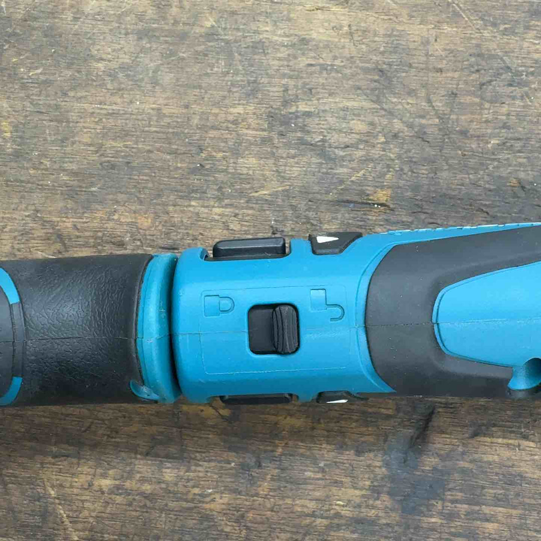 ☆マキタ(makita) コードレスペンインパクトドライバー TD021DZ【八潮店】