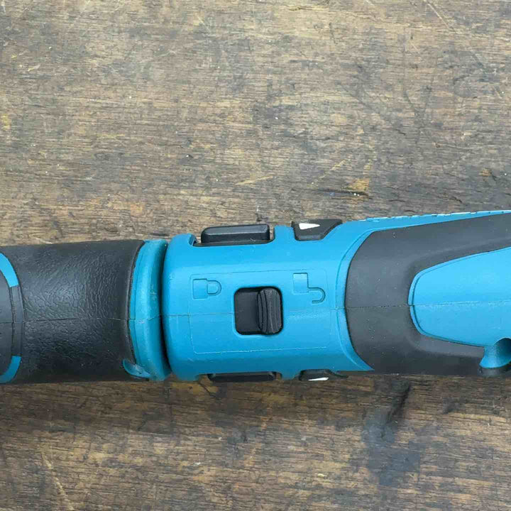 ☆マキタ(makita) コードレスペンインパクトドライバー TD021DZ【八潮店】