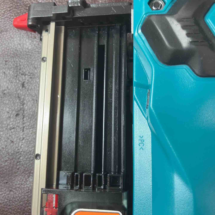 【中古品】マキタ(makita) コードレスピンネイラ PT353DZK バッテリー付属【東大和店】