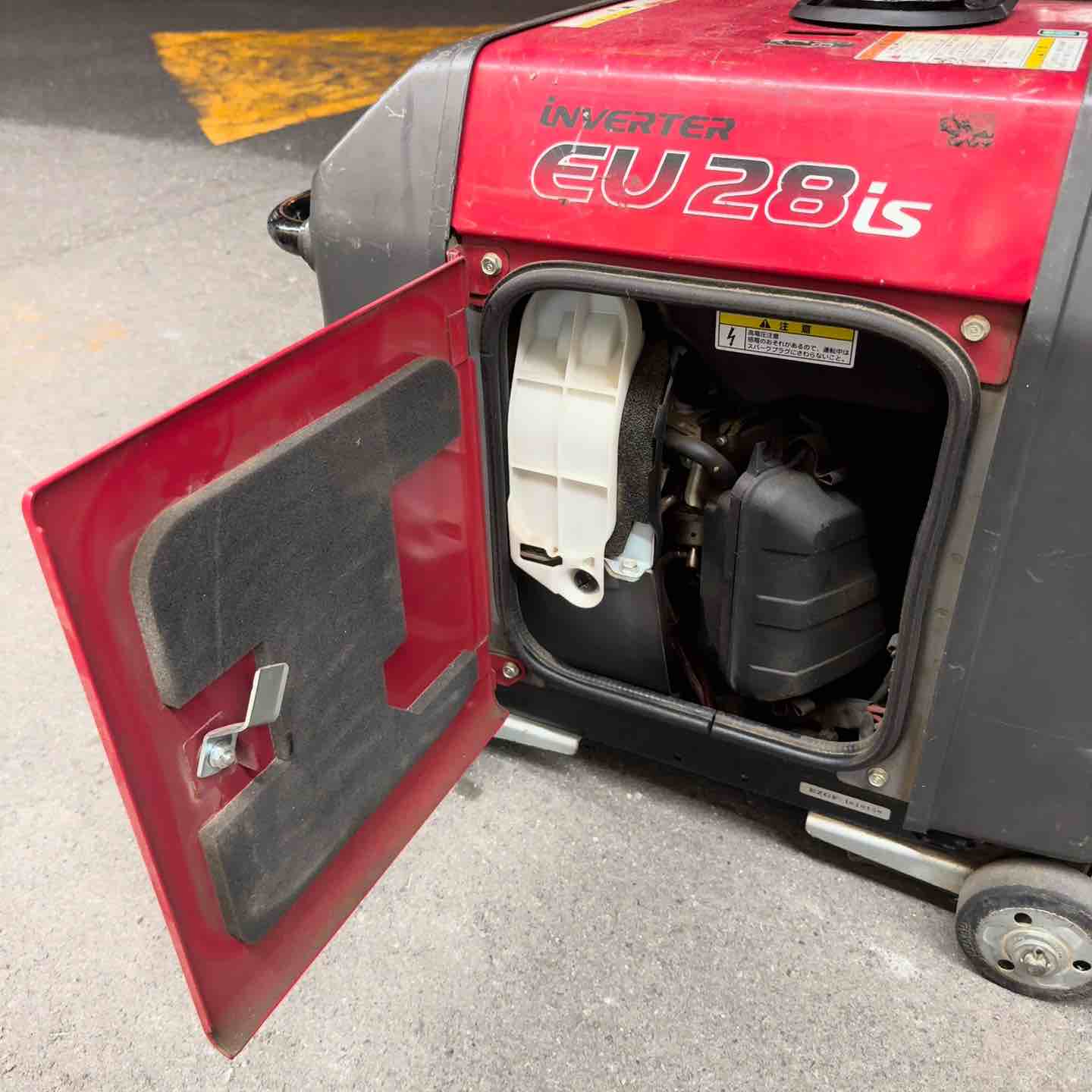中古・店頭受取り限定】 ホンダ HONDA インバーター発電機 EU28iS 車輪