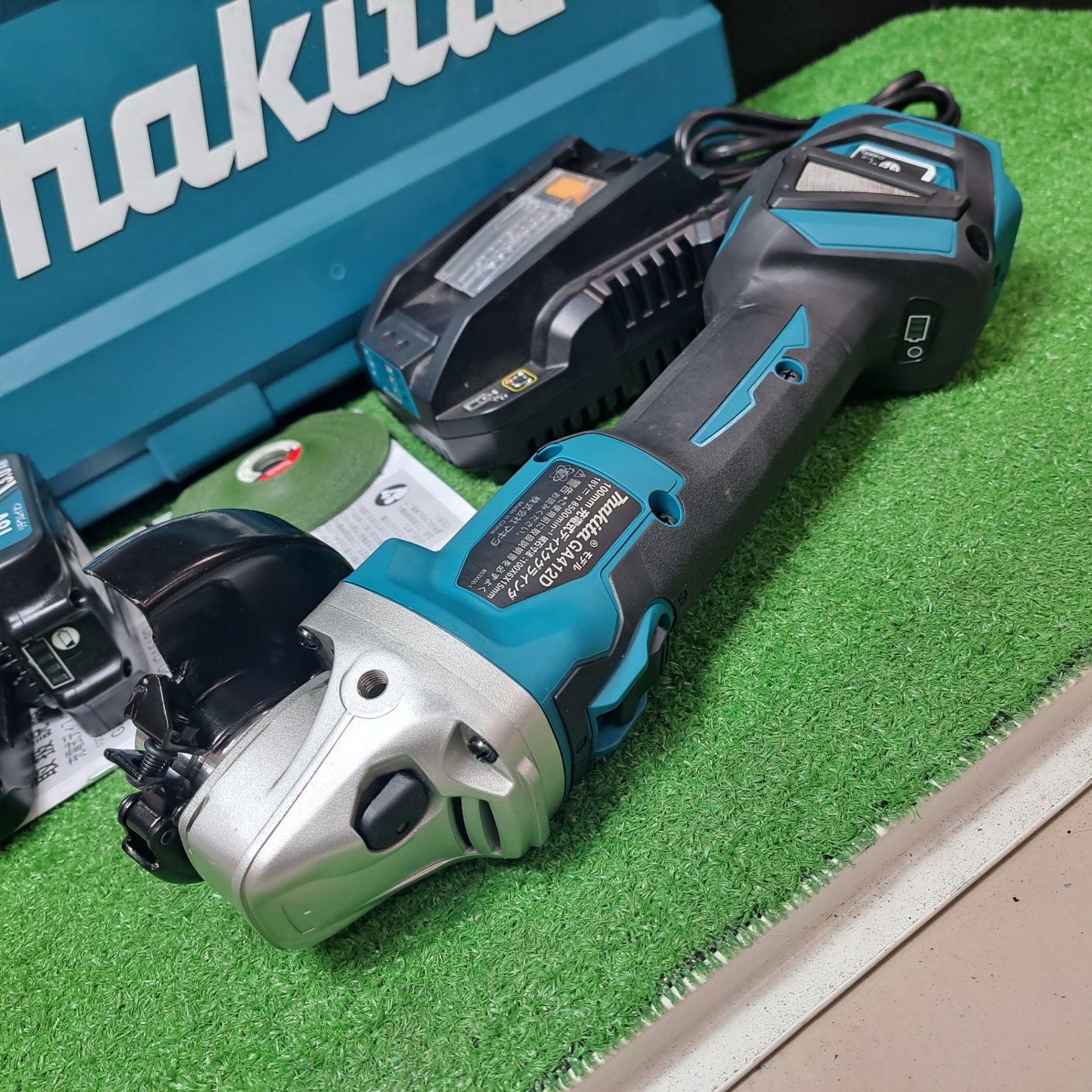 マキタ/makita 18V 100mmコードレスディスクグラインダ GA412DRGX