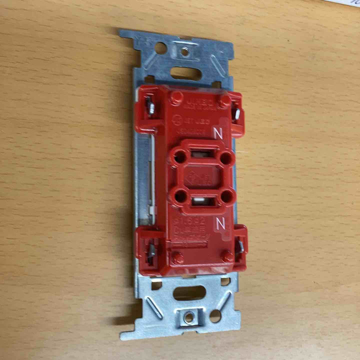 JEC-BN-55　埋め込みダブルコンセント10個入り 壁に埋め込まれ、2つのコンセント口が一体化したものです。【越谷店】