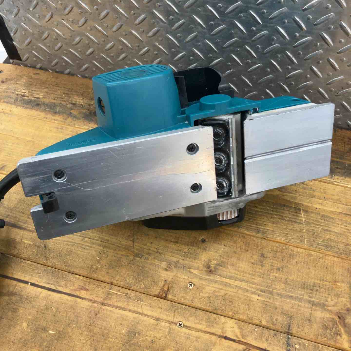 ☆マキタ(makita) 電気カンナ KP0800ASP 替刃式【所沢店】 – アクト