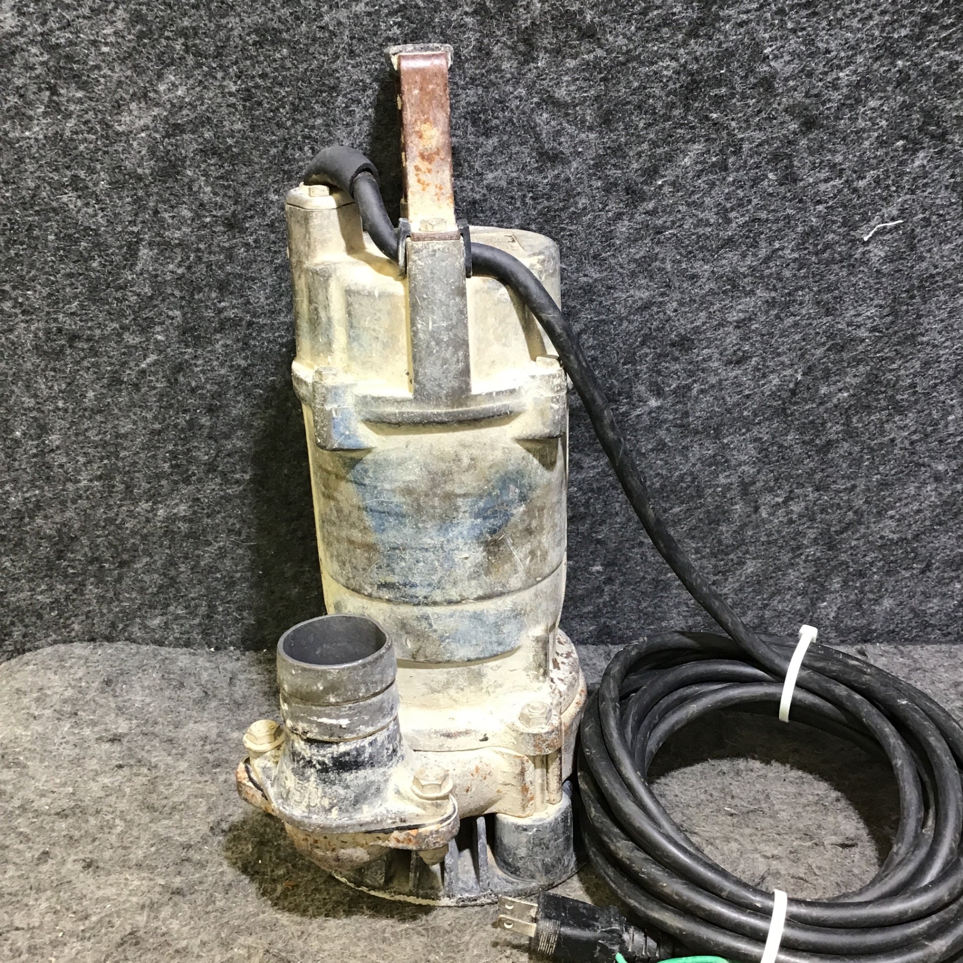 中古品】エバラポンプ(EBARA/荏原製作所) 水中ポンプ 22EX25.4S【桶川