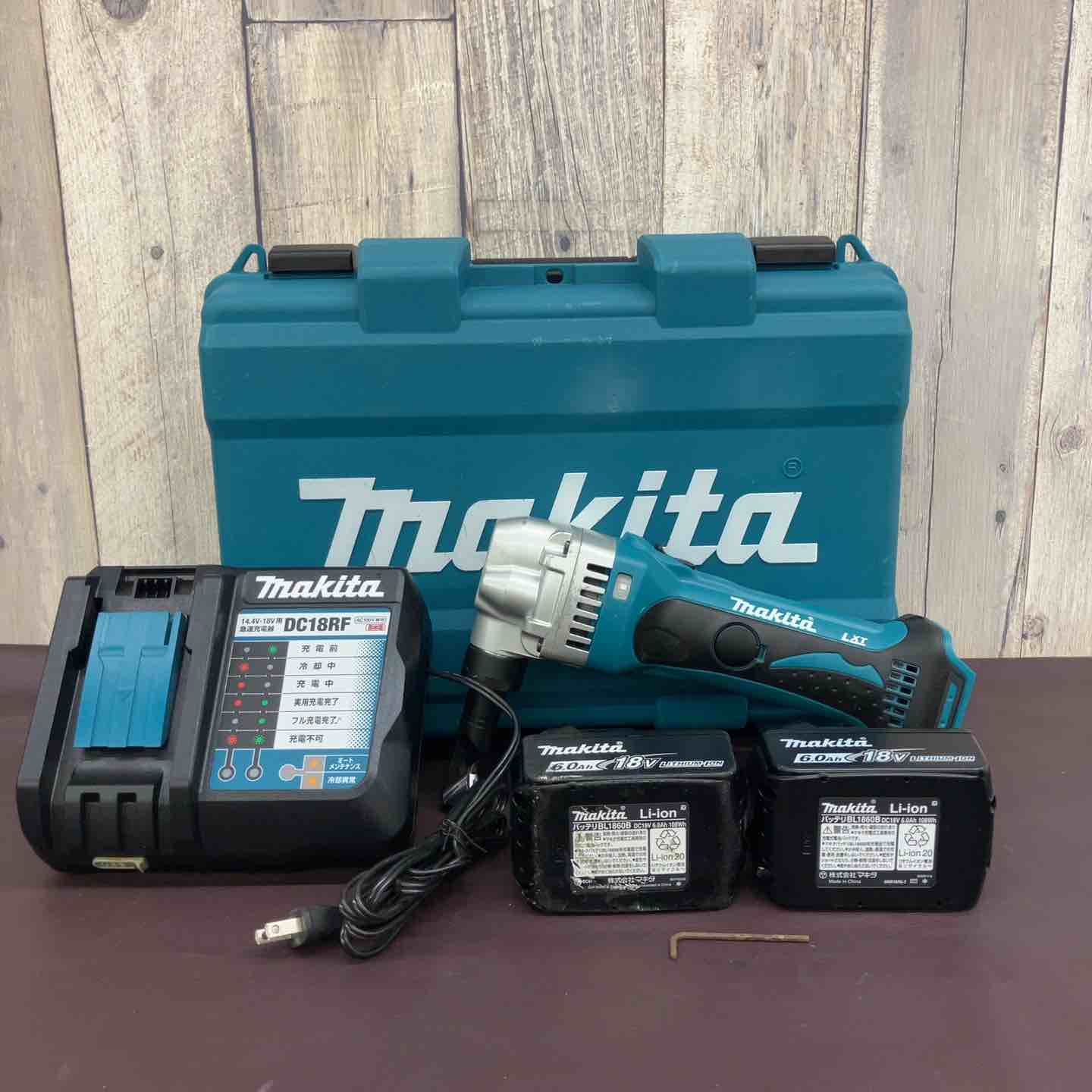 未使用に近い】☆Makita/マキタ 18v充電式クリーナ CL184DZ 本体のみ