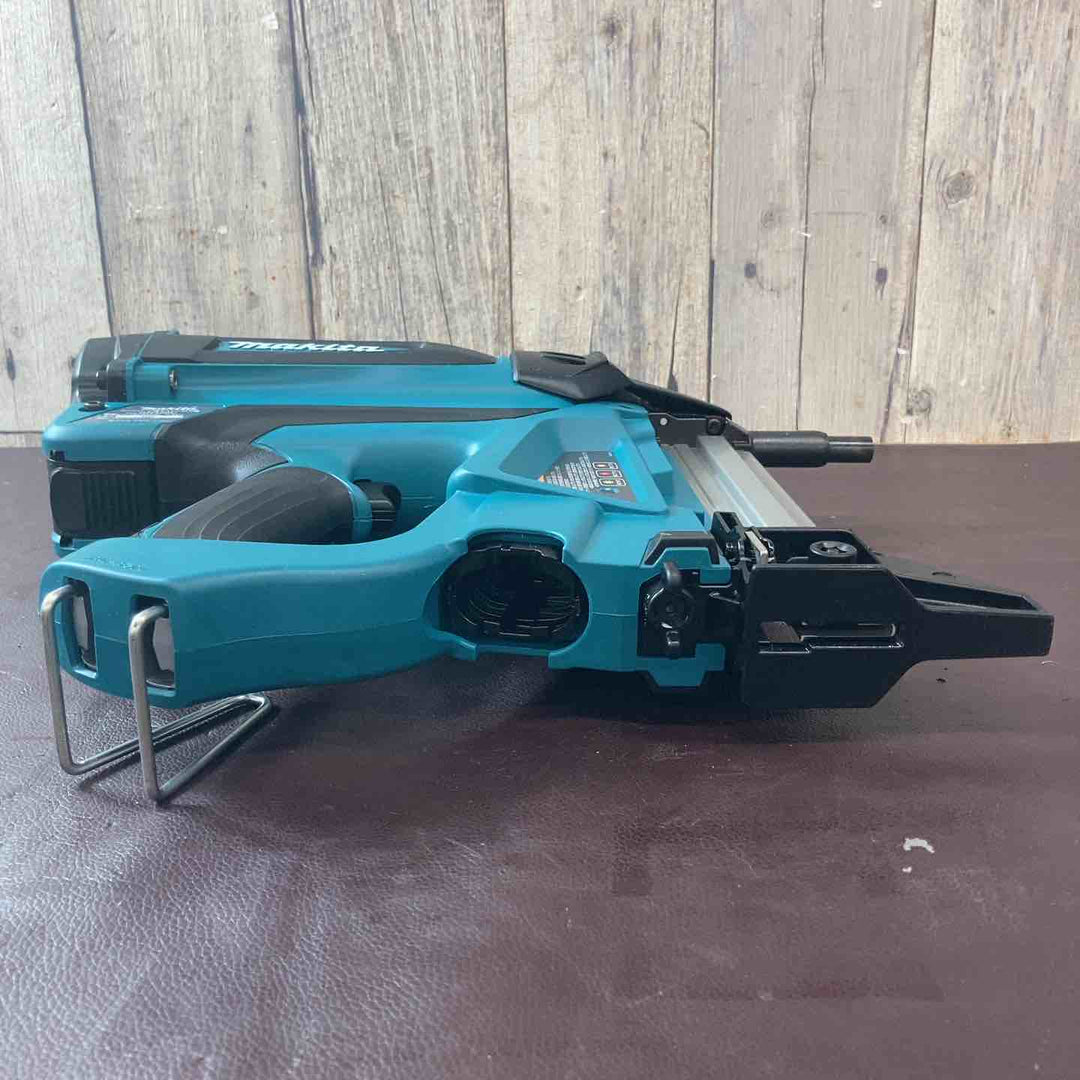 【中古品】 マキタ(makita) コードレスコンクリート用ガスピン打ち機 GN420C 7.2V 【東大和店】
