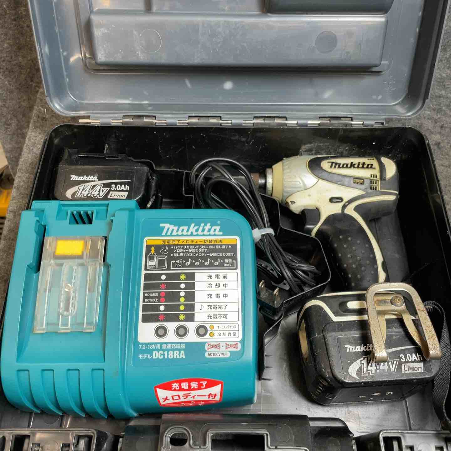 マキタ(makita) コードレスインパクトドライバー TD131DRFXW【桶川店】 マキタ(makita) コードレスインパクトドライバー TD131DRFXW【桶川店