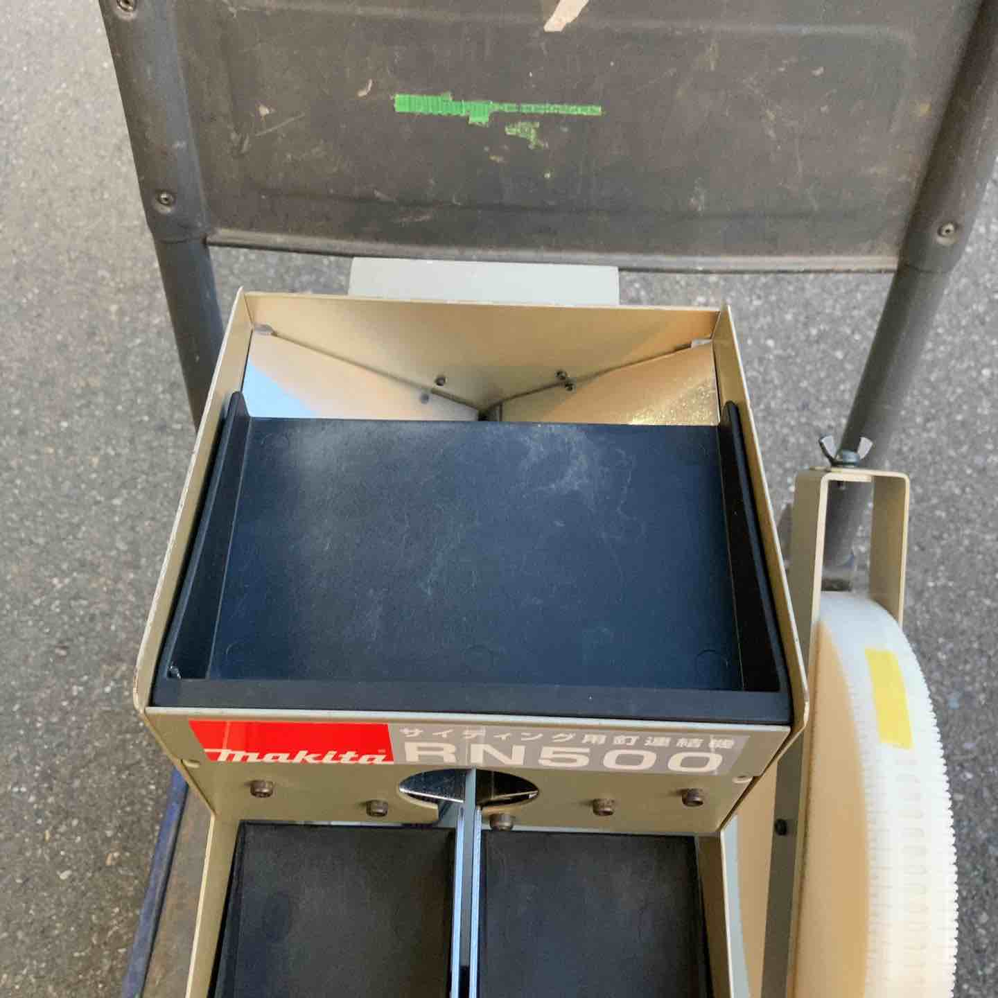 中古品】 マキタ/makita サイディング用釘連結機・RN500 【桶川店