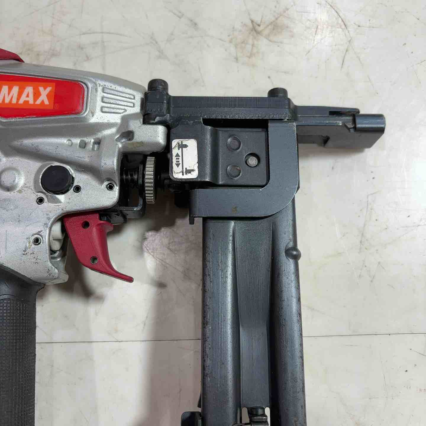 マックス(MAX) 常圧内装エアタッカ TA-232G2/4MAナイソウ Amazon.co.jp: マックス(MAX) 常圧ステープル用エアネイラ TA-232G2