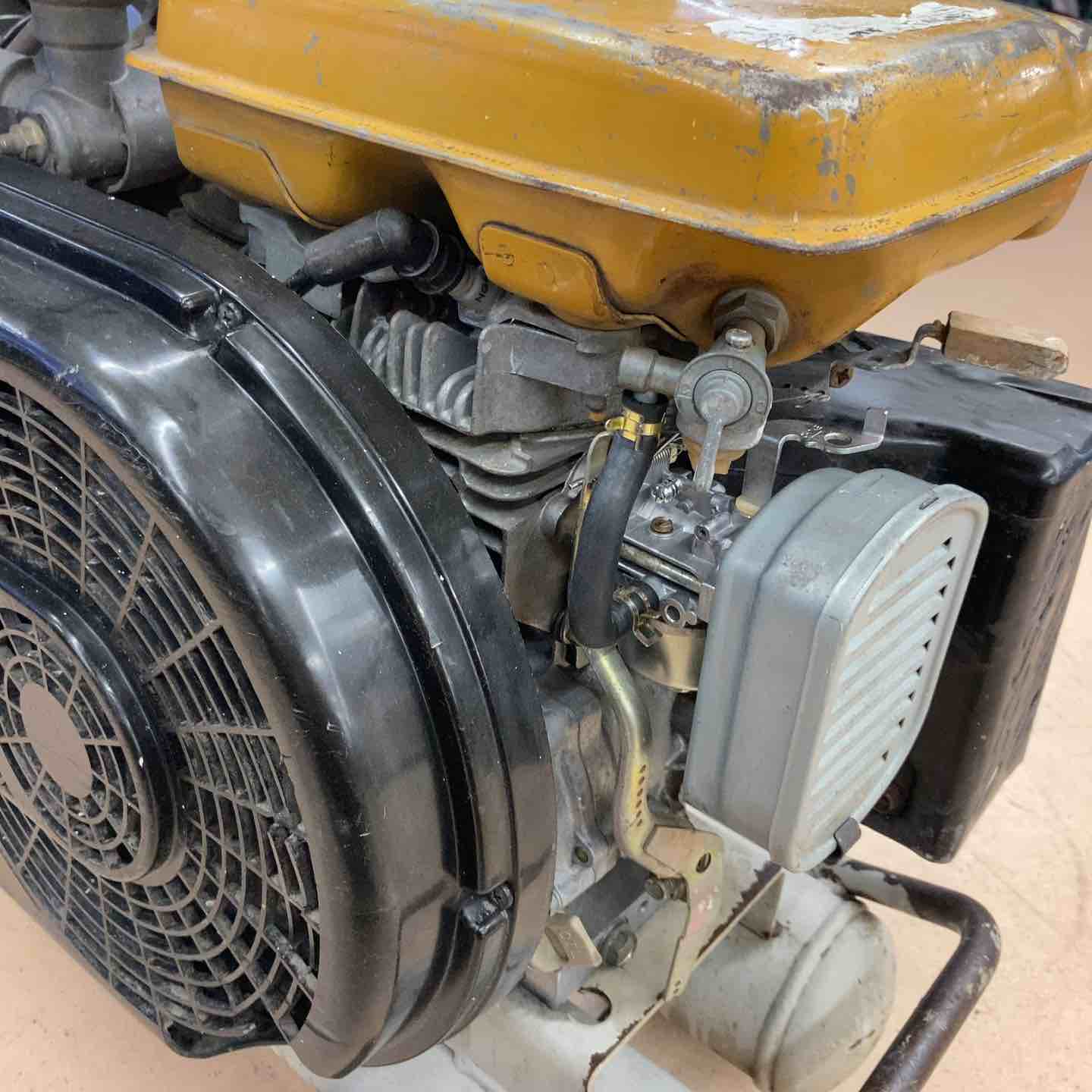 アネスト岩田　ANEST IWATA　エンジンコンプレッサー　COMG L22-10 中古品/店頭受取り限定】 アネスト岩田 IWATA エンジンコンプレッサー