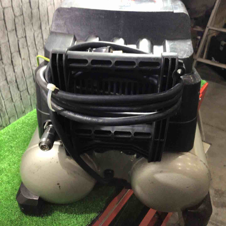 ★マキタ(makita) エアコンプレッサー AC461XG【川口店】