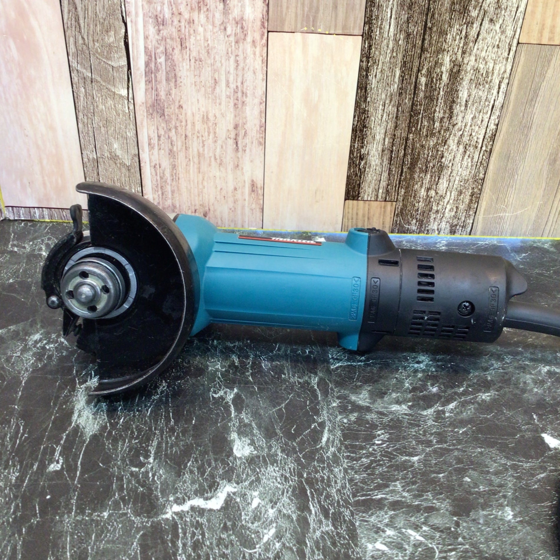 ☆マキタ(makita) 100mmディスクグラインダ 9533B【八潮店】 【公式通販】