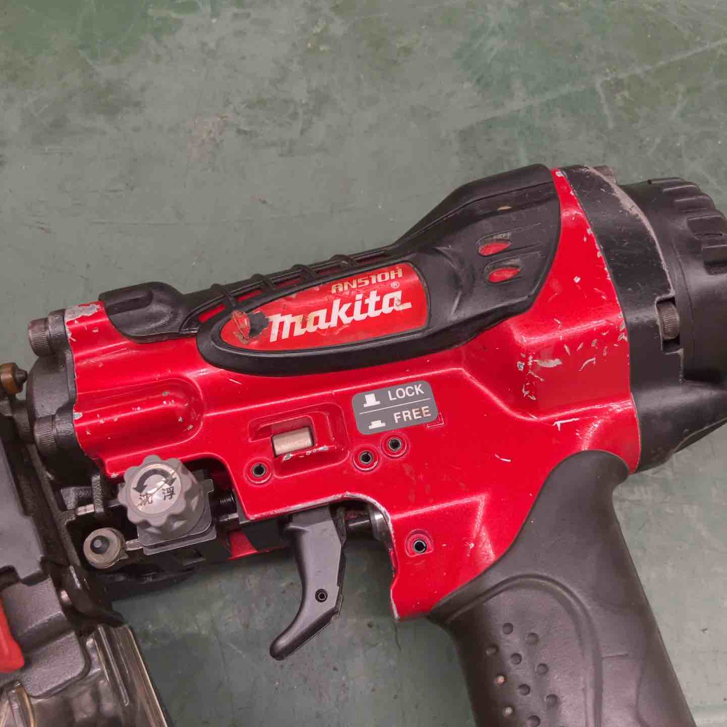 中古品】 マキタ/makita 高圧エア釘打ち機・AN510H 【鴻巣店
