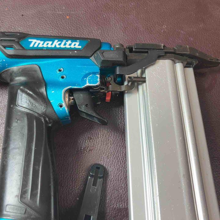 【中古品】 マキタ(makita) 高圧フィニッシュネイラ AF552HM 【東大和店】