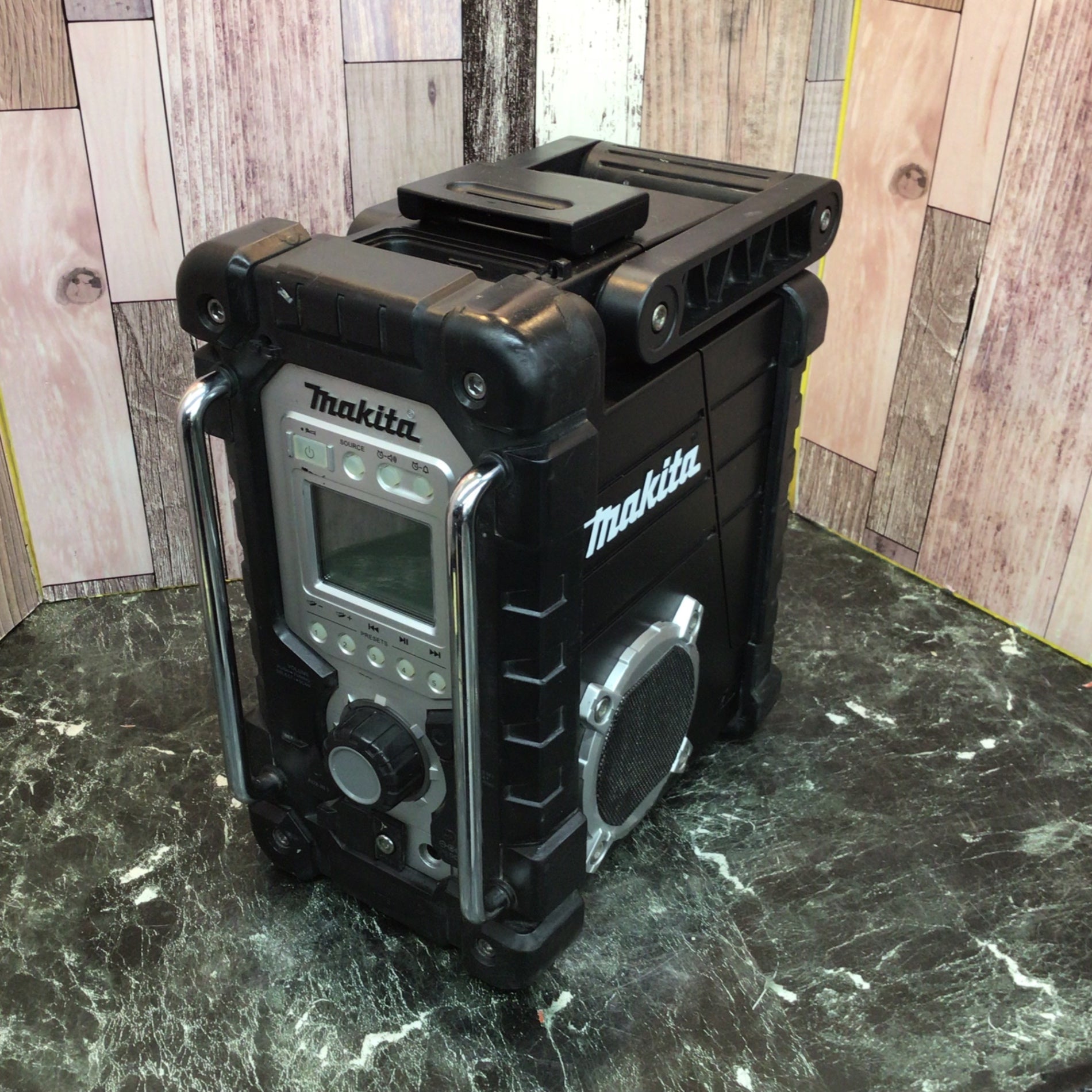 美品！makita充電式ラジオMR103B　動作良好バッテリー付き　現場ラジオ マキタ 充電式ラジオ MR103B | 日用品 | ユダオンラインショップ（株式