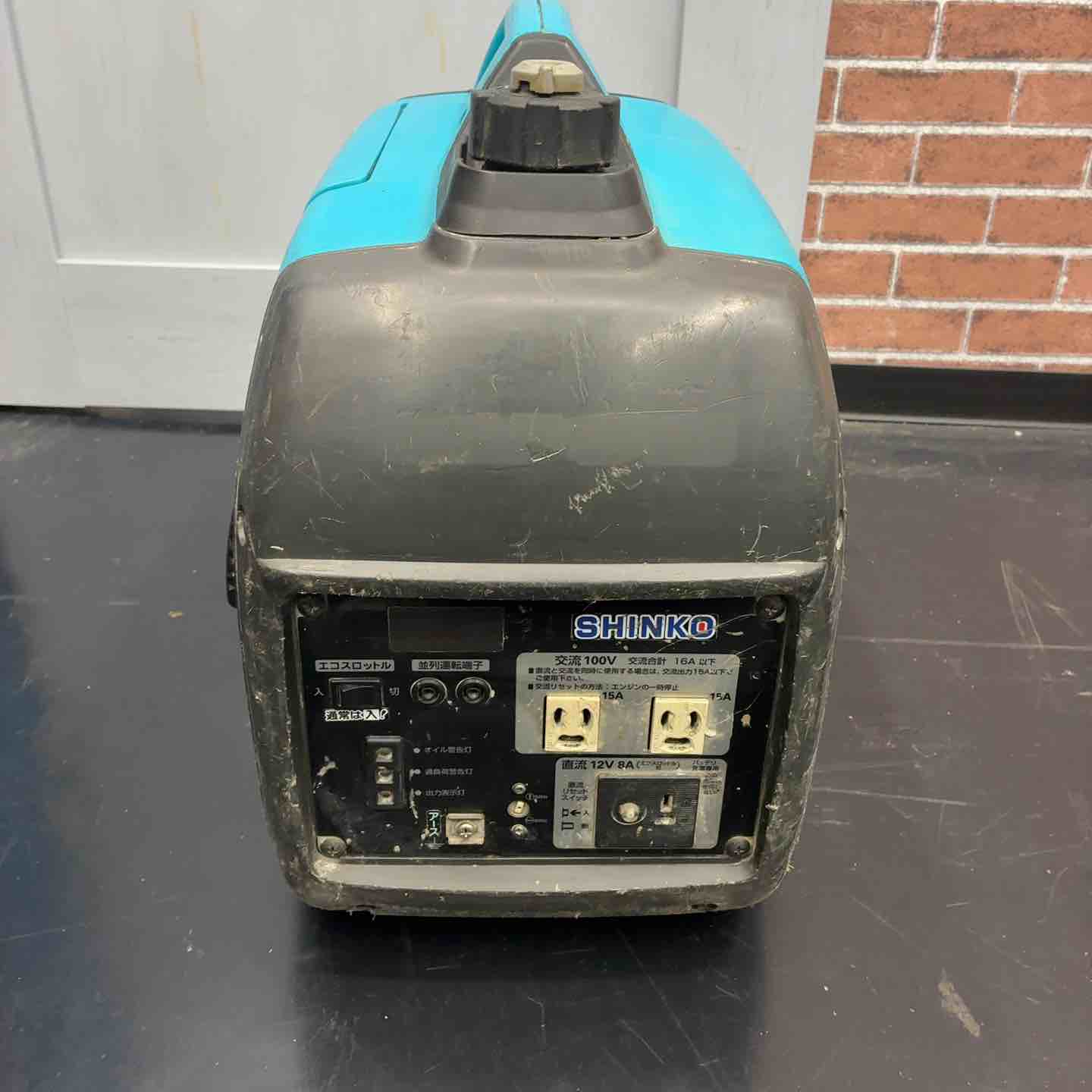中古品】 北越工業 (エアーマン/AIRMAN) インバーター発電機 HP1600SV