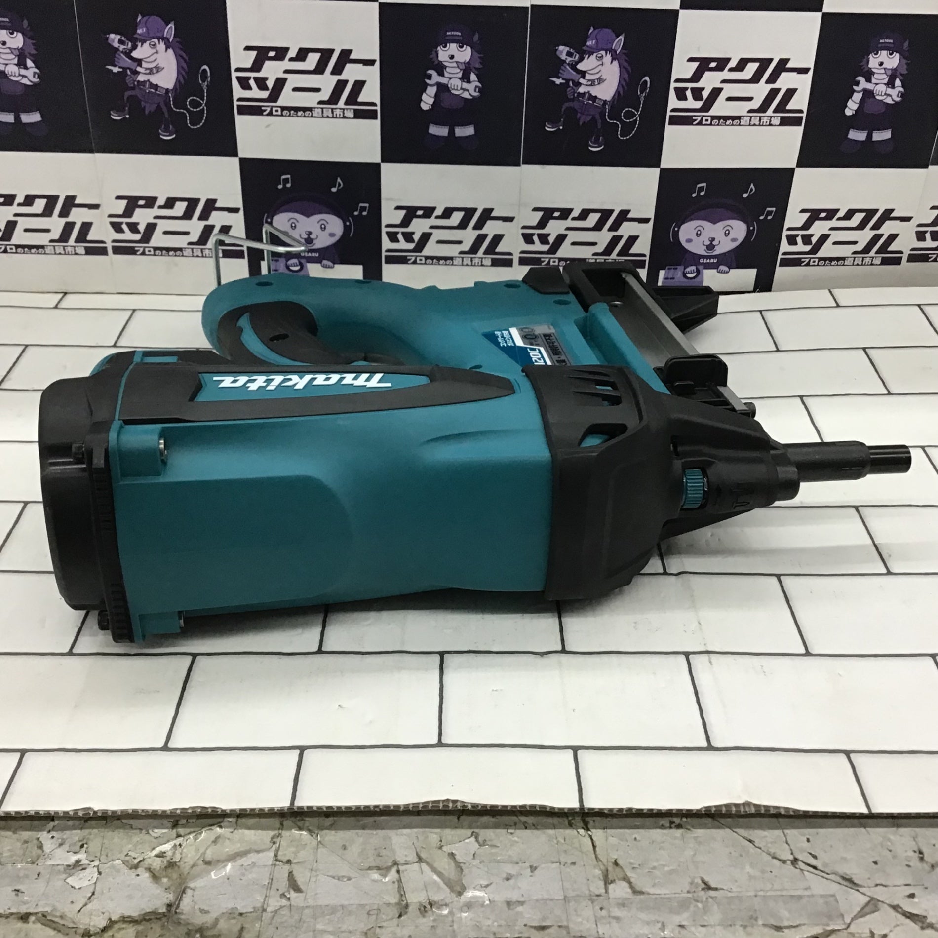 ☆マキタ(makita) コードレスコンクリート用ガスピン打ち機 GN420C