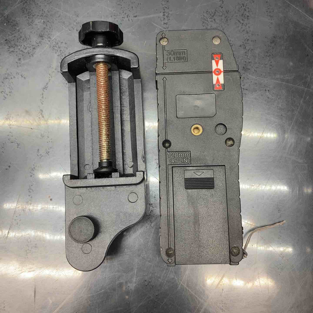 ◇山真製鋸(YAMASHIN) レーザー墨出し器 PM-4 矩・横【川越店】