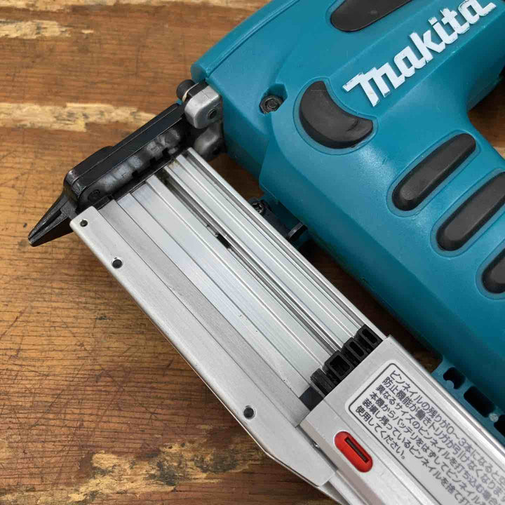 ☆マキタ(makita) コードレスピンタッカ PT351DZ【柏店】