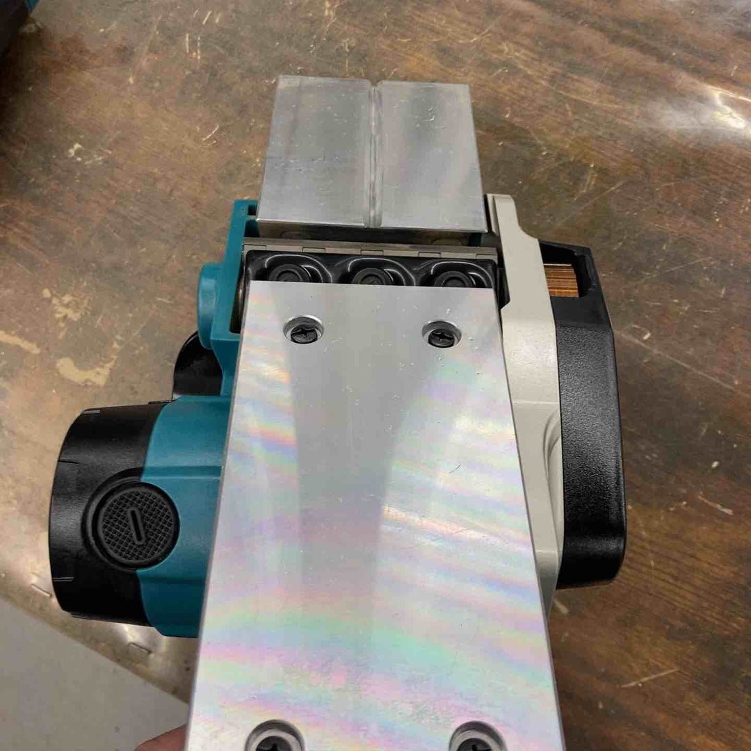 ★マキタ(makita) コードレスカンナ KP180DZ【戸田店】