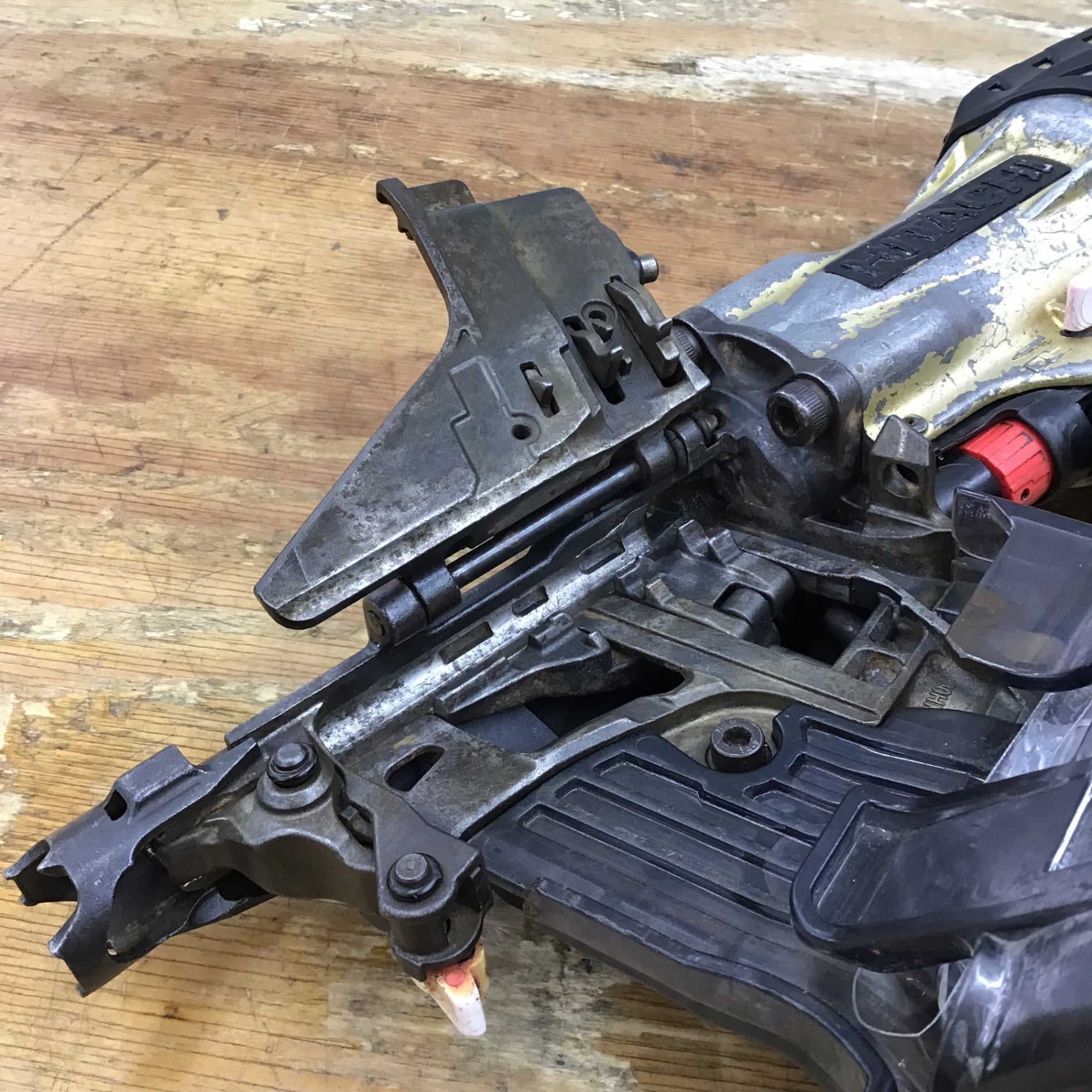 日立  NV90HM 高圧 メンテナンス済み ☆ハイコーキ(HIKOKI ※旧:日立工機) 高圧エア釘打ち機 NV90HMC