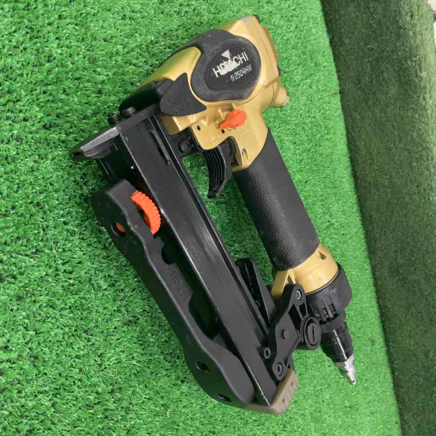 値下げしました！【中古】ハイコーキ HiKOKI  日立工機 N2507MB エアタッカ 25mm 常圧 本体のみ ☆ハイコーキ(HIKOKI ※旧:日立工機) 高圧エアタッカ N2504HM【八潮店