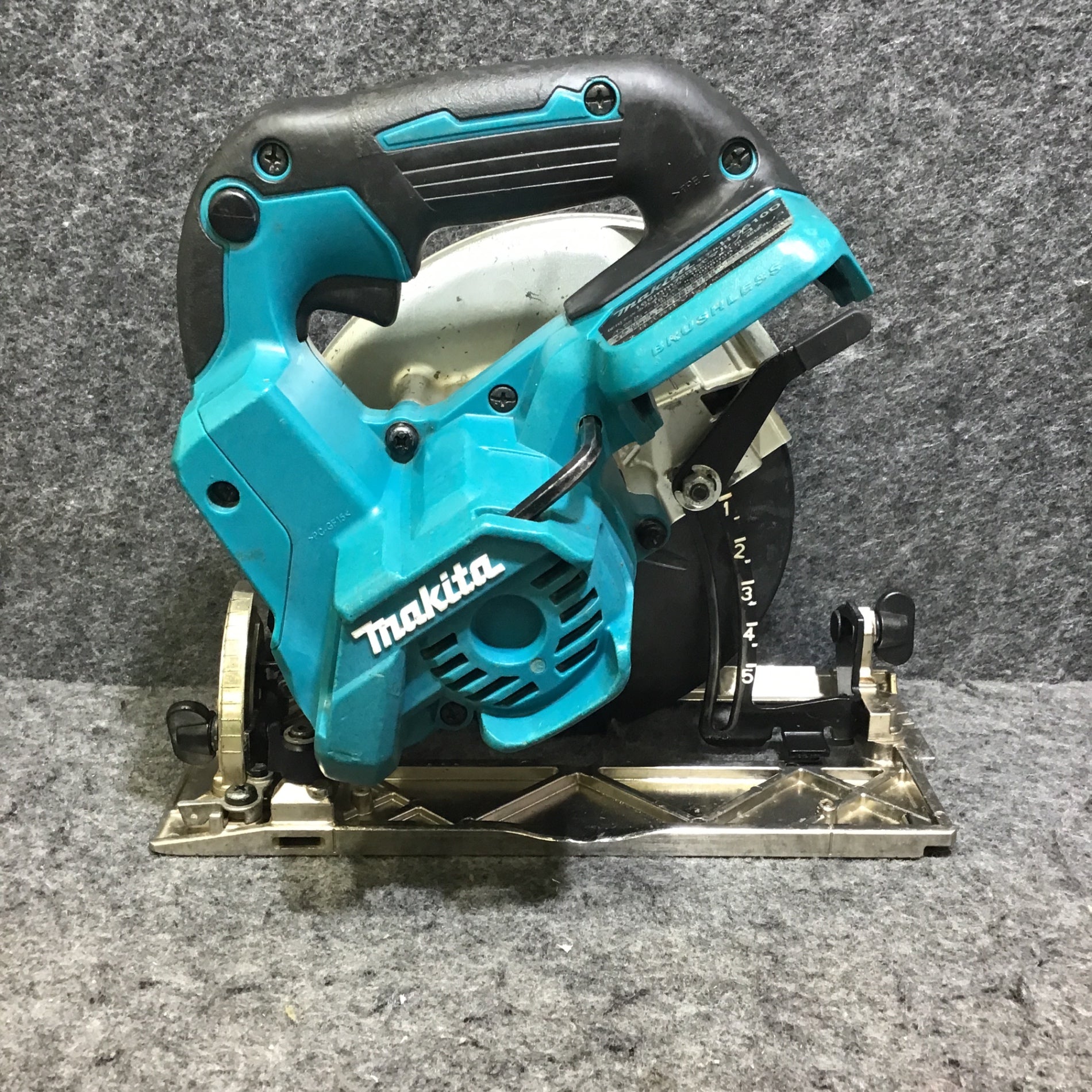 ★マキタ(makita) コードレス丸のこ HS610DZ【桶川店】