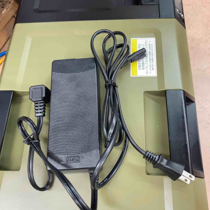【中古美品/店頭受取り限定】マキタ(makita) コードレス冷温庫 CW004GZO【東大和店】