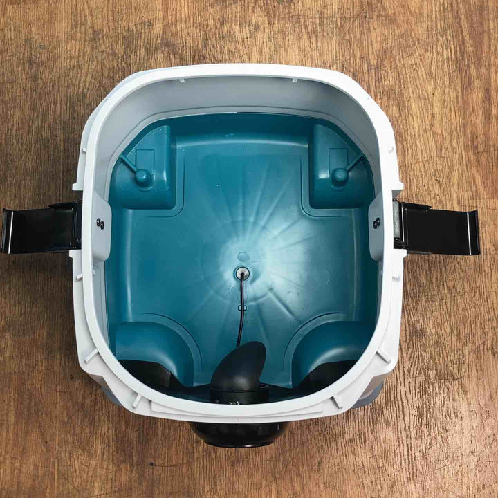 ★マキタ(makita) 粉じん専用 コードレス集じん機 VC867DZ【岩槻店】