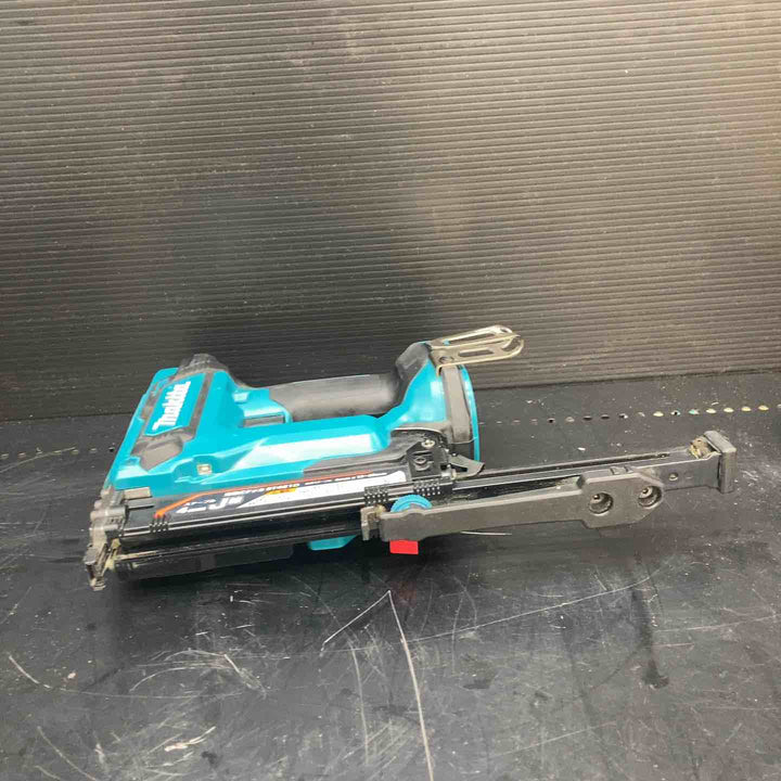 ★マキタ(makita) コードレスタッカー ST421DZK【川越店】