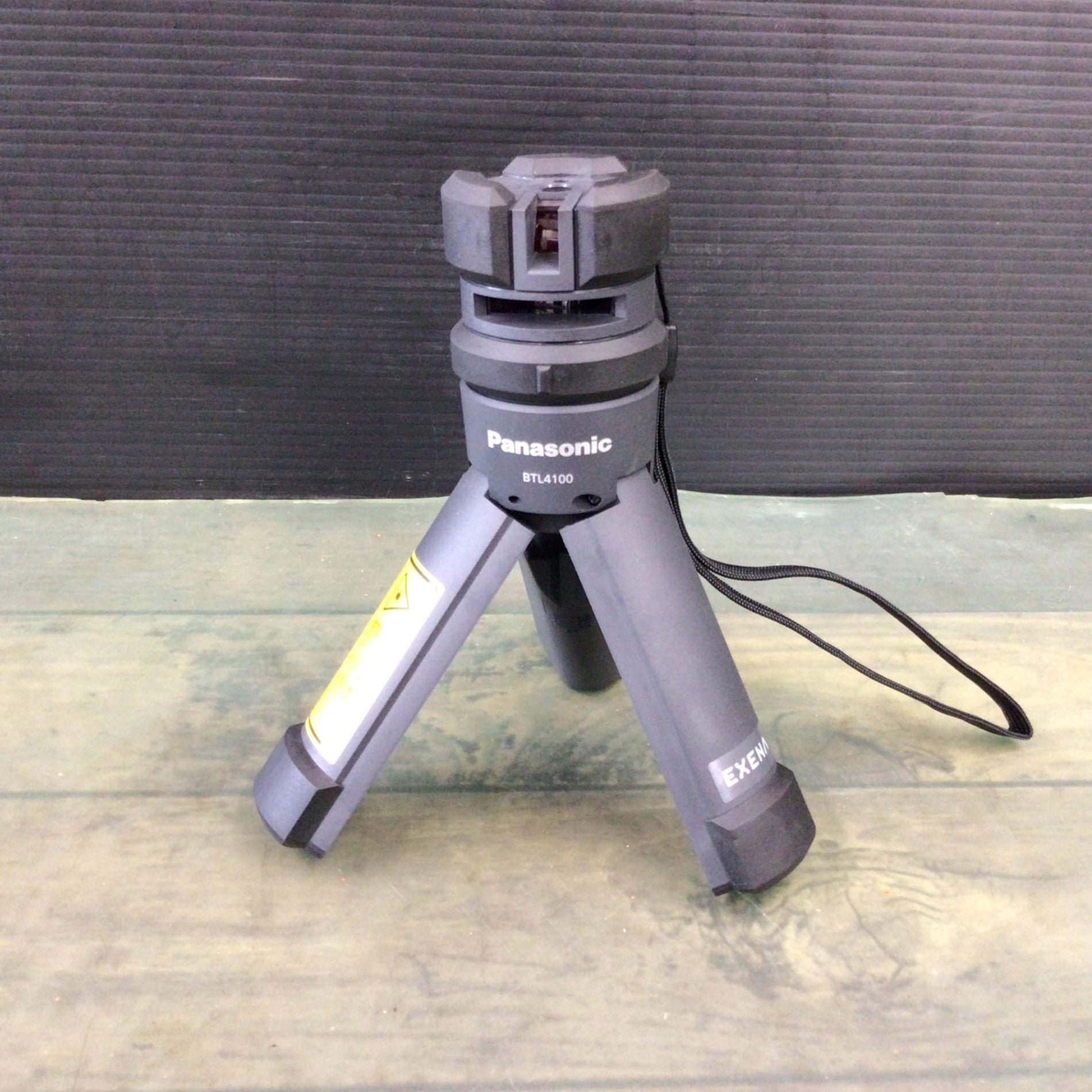 〇[パナソニック] レーザー墨出し器 壁十文字タイプ グリーン
