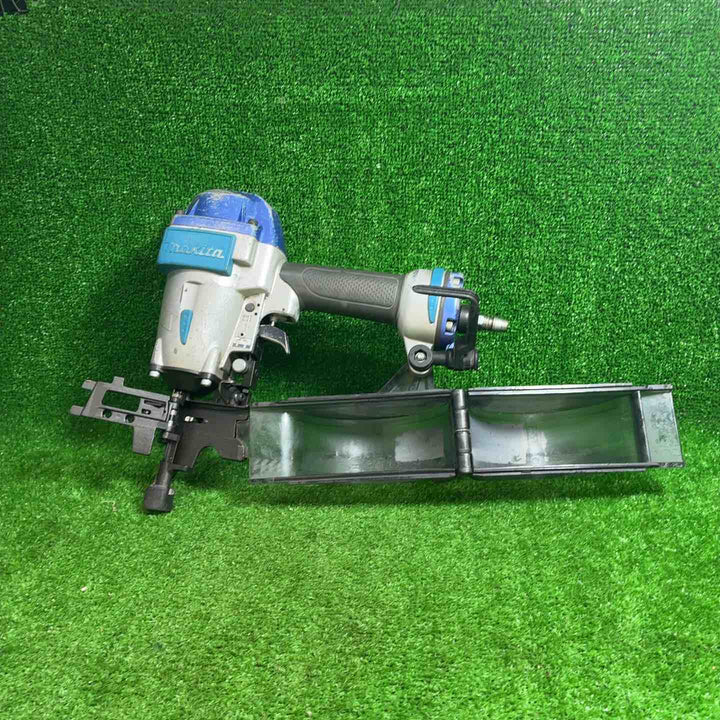 ☆マキタ(makita) 常圧エア釘打ち機 AN552【藤沢店】