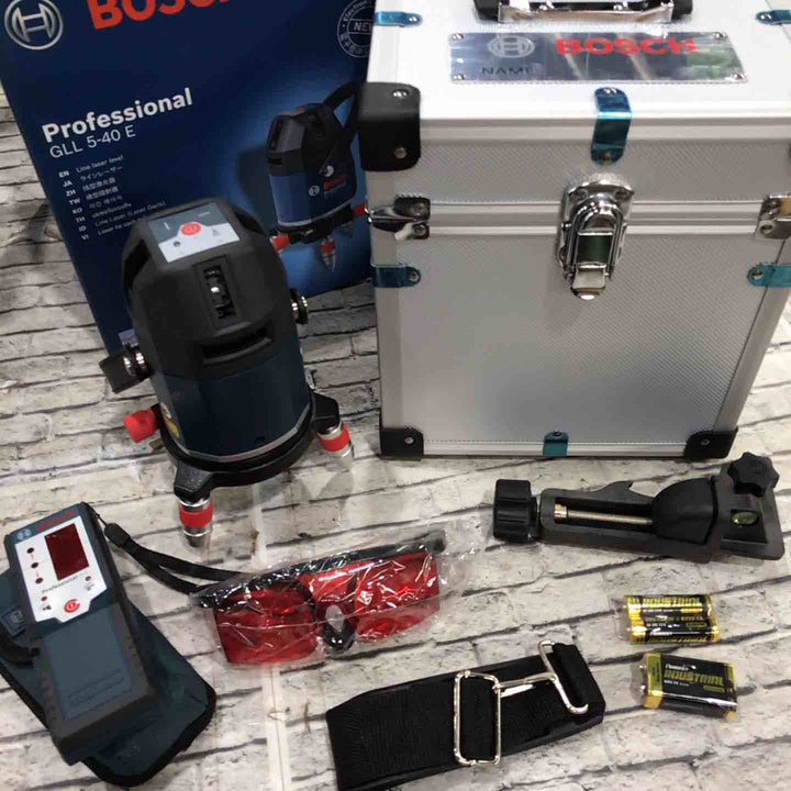 ◇ボッシュ(BOSCH) 電子整準方式 ・レーザー墨出し器 GLL8-40ELR【川口店】