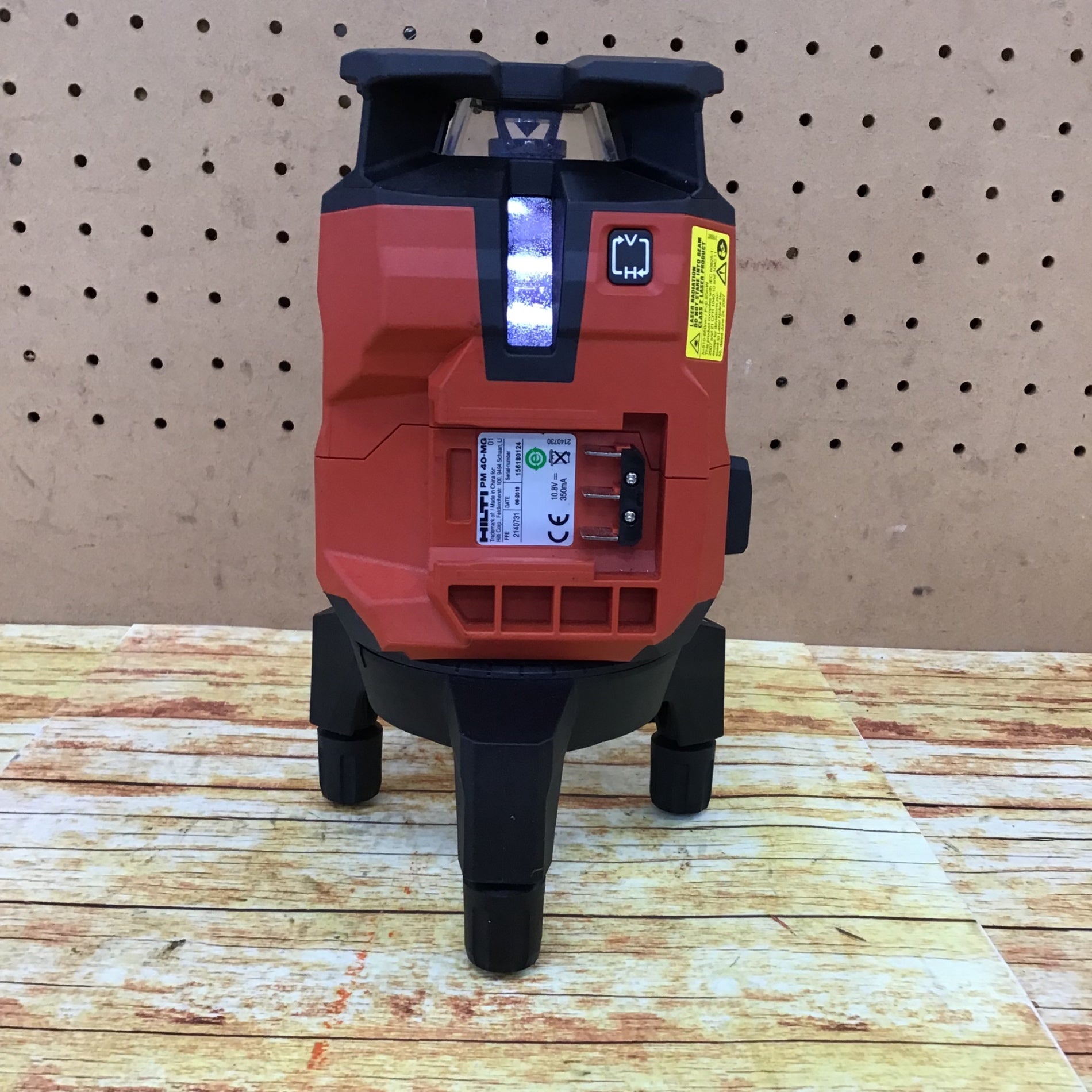 ヒルティ(HILTI) マルチラインレーザー PM40-MG【川崎店】